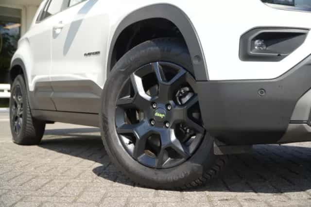 Jeep Avenger (2025) thumbnail 4