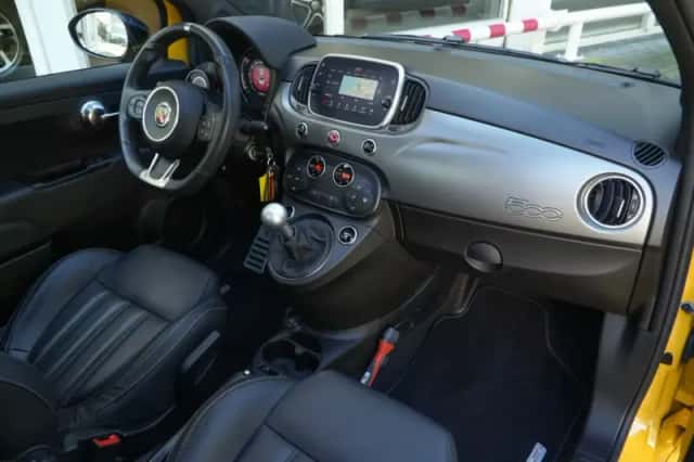 Abarth 595 (2021) thumbnail 2