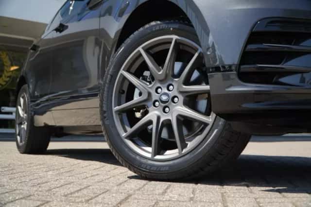 Land Rover Range Rover Velar (2025) thumbnail 5