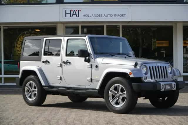 Jeep Wrangler (2014) thumbnail 4