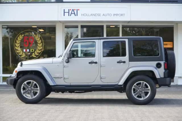 Jeep Wrangler (2014) thumbnail 6