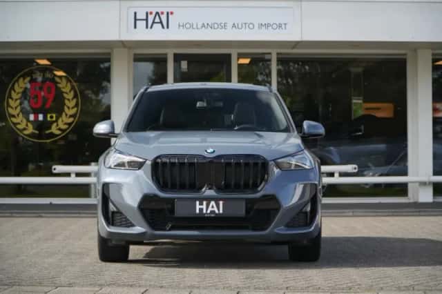 BMW X1 (2022) thumbnail 2