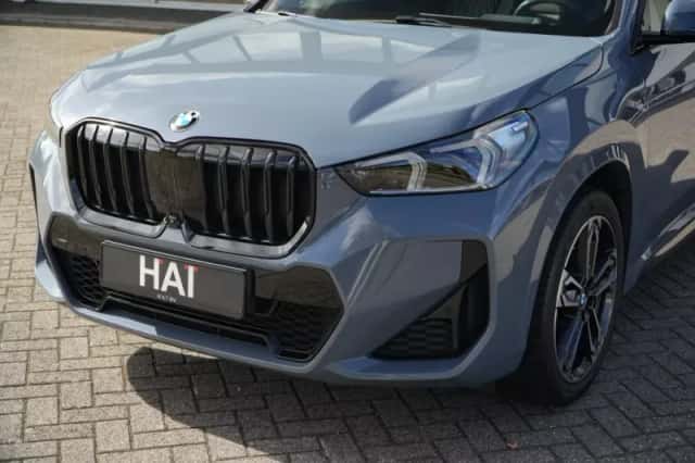 BMW X1 (2022) thumbnail 3