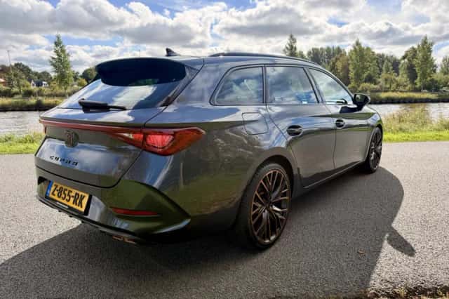 CUPRA Leon Sportstourer (2021) thumbnail 4