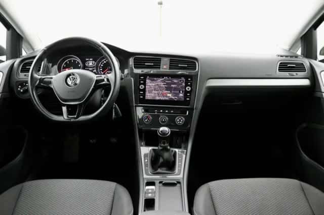 Volkswagen Golf (2020) thumbnail 3
