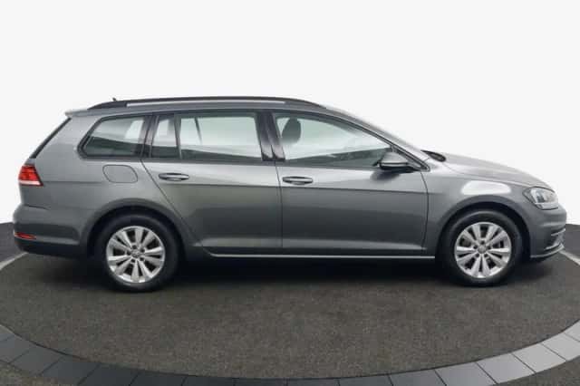Volkswagen Golf (2020) thumbnail 4