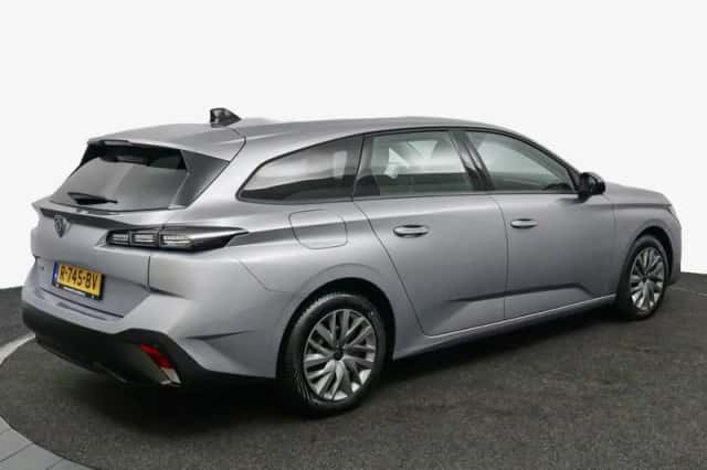 Peugeot 308 (2022) thumbnail 5