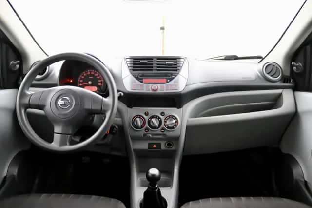 Nissan Pixo (2011) thumbnail 2