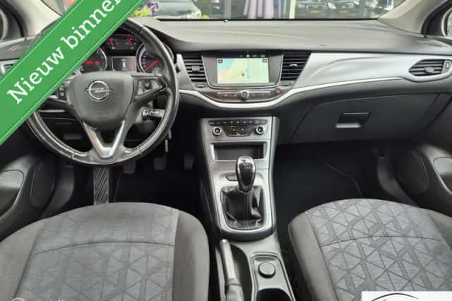 Opel Astra (2019) thumbnail 2