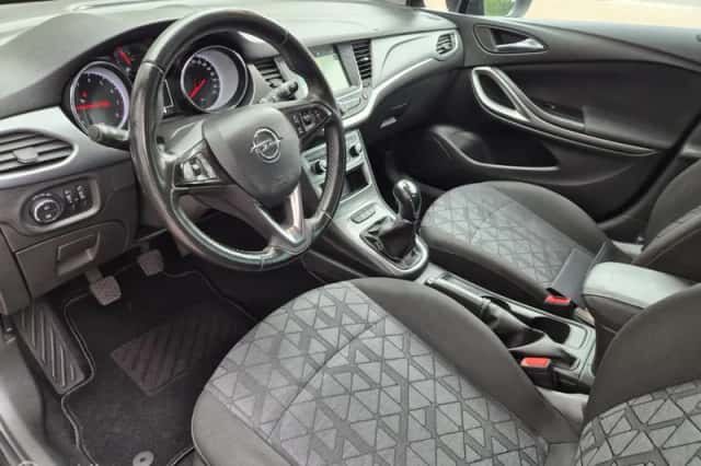 Opel Astra (2019) thumbnail 4