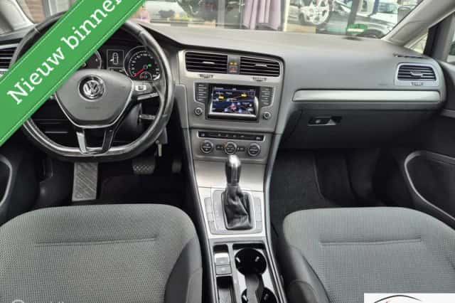 Volkswagen Golf (2013) thumbnail 2
