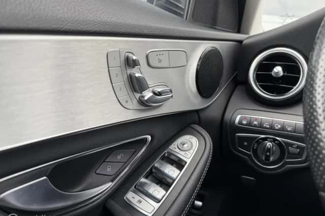 Mercedes-Benz C-Klasse (2016) thumbnail 4