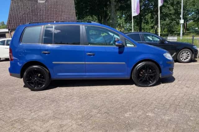 Volkswagen Touran (2010) thumbnail 6