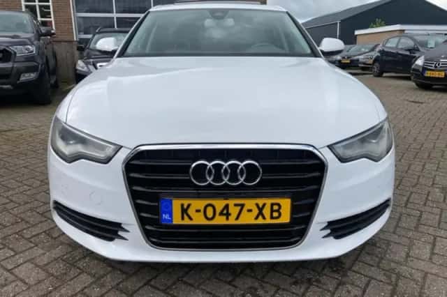Audi A6 (2012) thumbnail 3