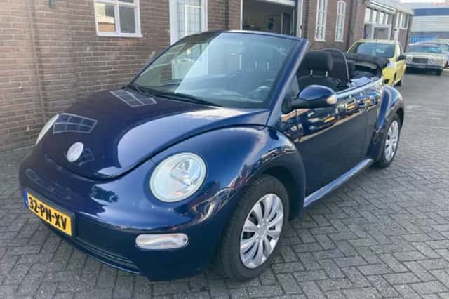 Volkswagen New Beetle (2003) thumbnail 1