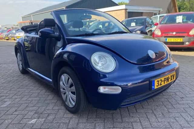 Volkswagen New Beetle (2003) thumbnail 3
