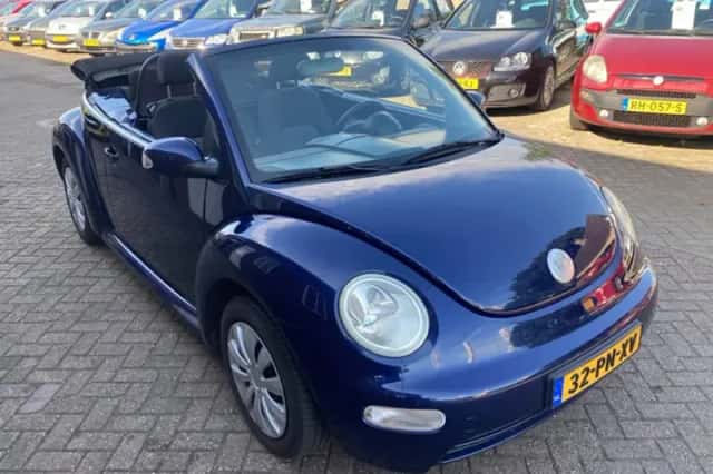 Volkswagen New Beetle (2003) thumbnail 4