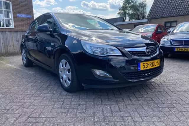 Opel Astra (2011) thumbnail 4