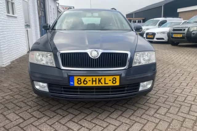 Škoda Octavia (2009) thumbnail 3