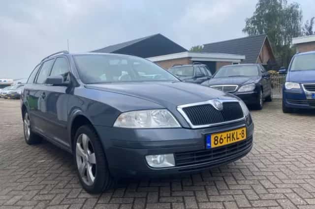 Škoda Octavia (2009) thumbnail 4