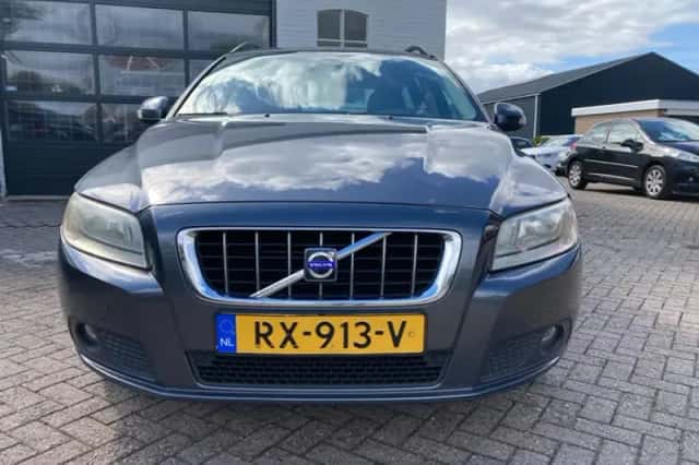 Volvo V70 (2008) thumbnail 3