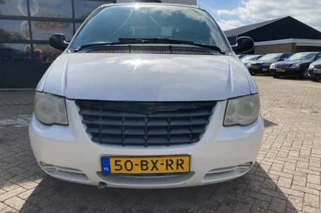 Chrysler Ram Van (2006) thumbnail 3