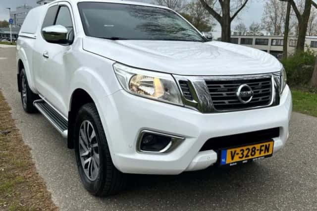 Nissan Navara (2017) thumbnail 1