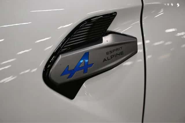 Renault Captur (2025) thumbnail 6