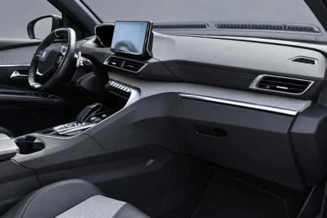 Peugeot 3008 (2021) thumbnail 3