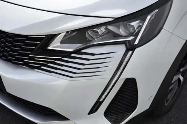 Peugeot 3008 (2021) thumbnail 6
