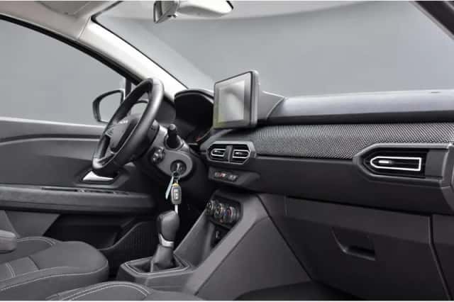 Dacia Sandero (2023) thumbnail 3