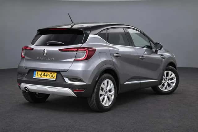 Renault Captur (2021) thumbnail 3