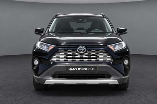 Toyota RAV4 (2021) thumbnail 2