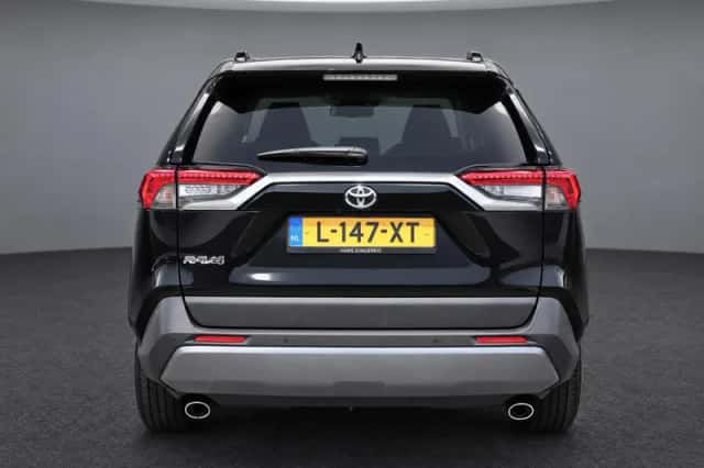 Toyota RAV4 (2021) thumbnail 6