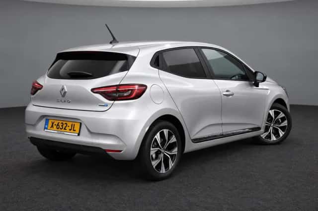 Renault Clio (2023) thumbnail 3