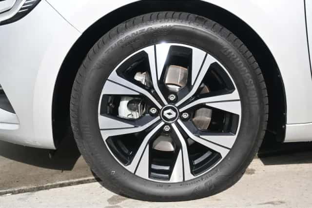 Renault Clio (2023) thumbnail 5