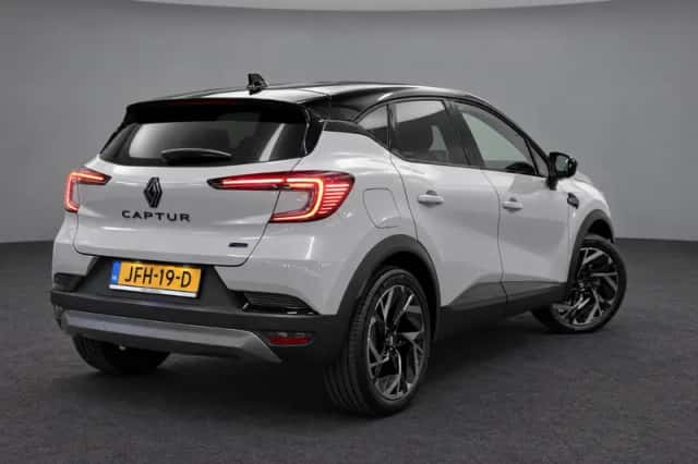 Renault Captur (2025) thumbnail 4