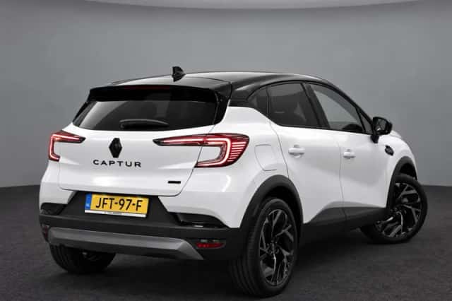 Renault Captur (2025) thumbnail 3
