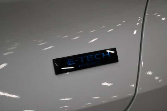 Renault Captur (2025) thumbnail 6