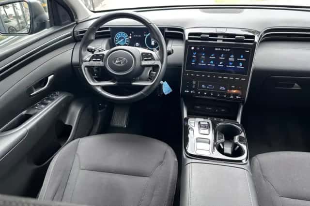 Hyundai Tucson (2023) thumbnail 2