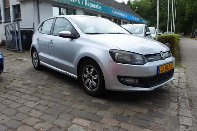 Volkswagen Polo (2010) thumbnail 2