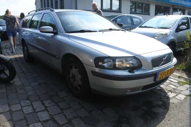 Volvo V70 (2003) thumbnail 2