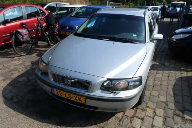 Volvo V70 (2003) thumbnail 3