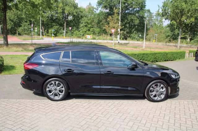 Ford Focus (2024) thumbnail 4