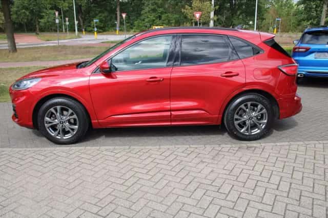 Ford Kuga (2021) thumbnail 3