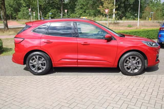 Ford Kuga (2021) thumbnail 4
