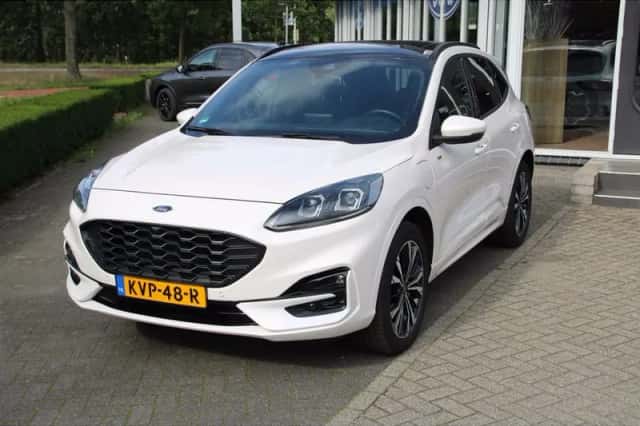 Ford Kuga (2022) thumbnail 2