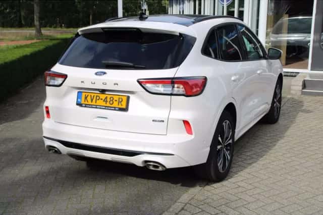 Ford Kuga (2022) thumbnail 5