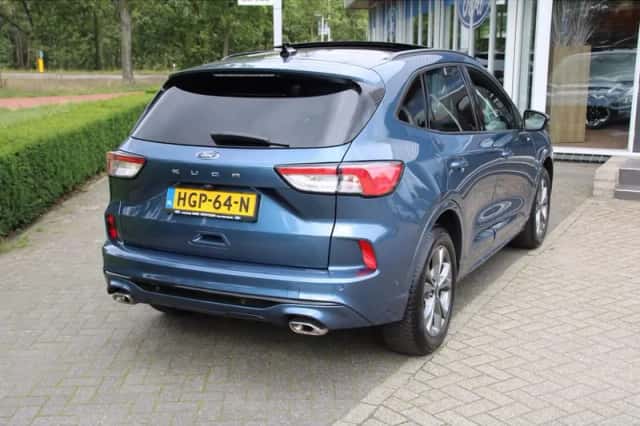 Ford Kuga (2023) thumbnail 5