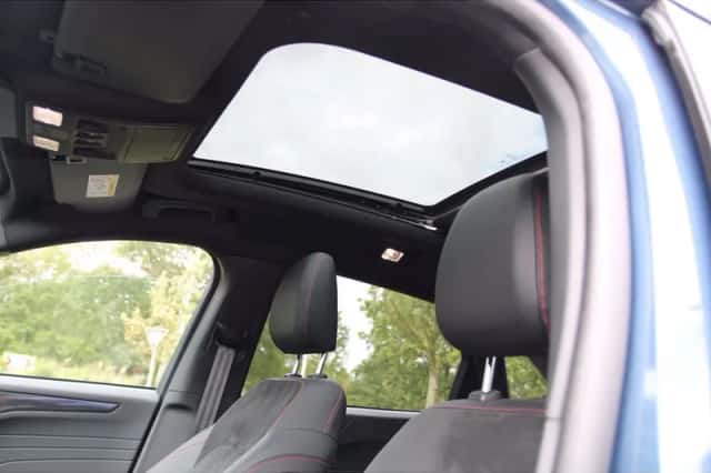 Ford Kuga (2023) thumbnail 6
